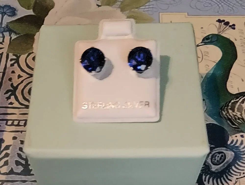 Stunning 2 Carat Genuine Lab Created Blue Sapphire Round Cut Stud Earrings~925SS